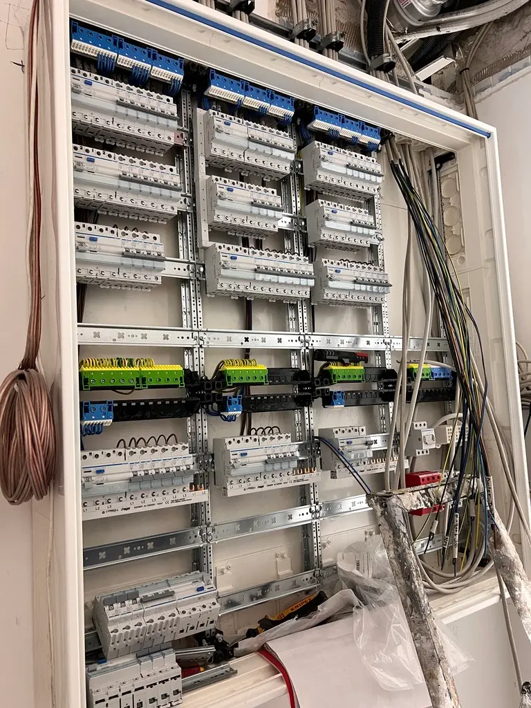 4AE247E0-32D7-4C4C-8093-D5F2D2EE1C5A_1_105_c